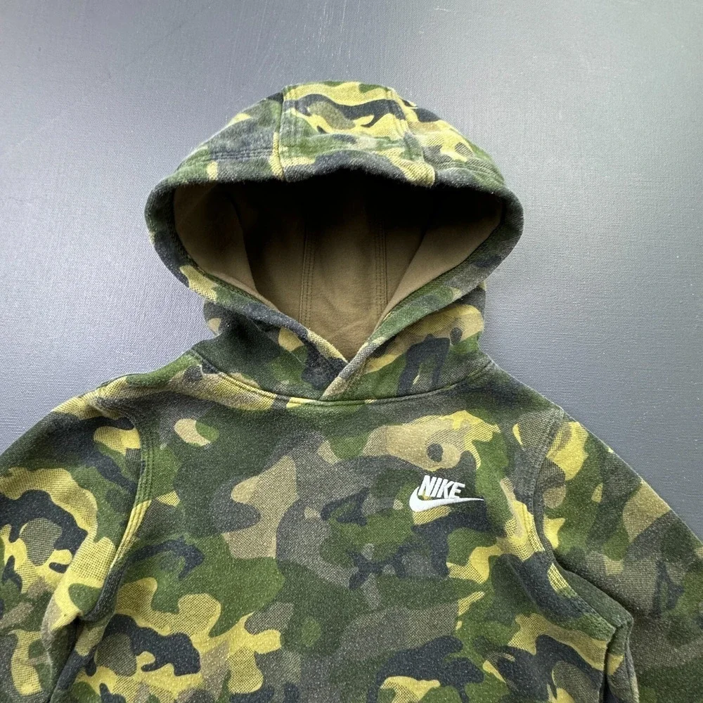Nike Boys Size 7 Green Camo Hoodie Pullover Fleece Logo Sweatshirt Cotton Casual
